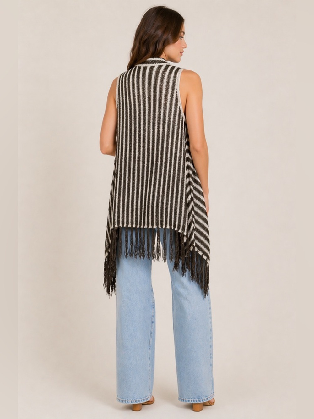 Daytrip Grey Cream Open Weave Fringed Vest - Picture 2 of 7